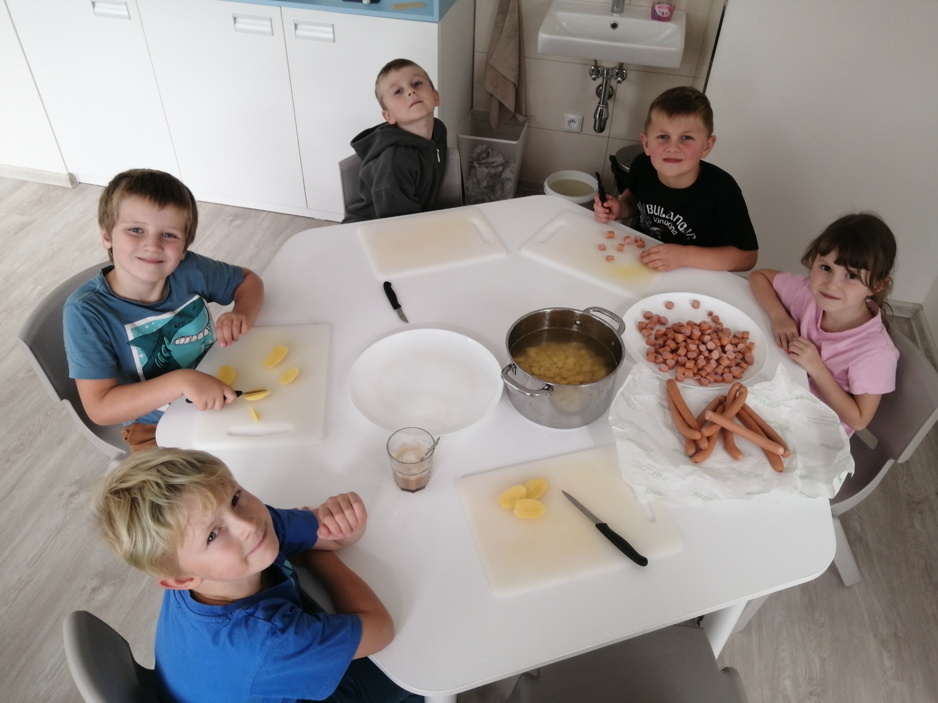 Vaříme si buřtguláš